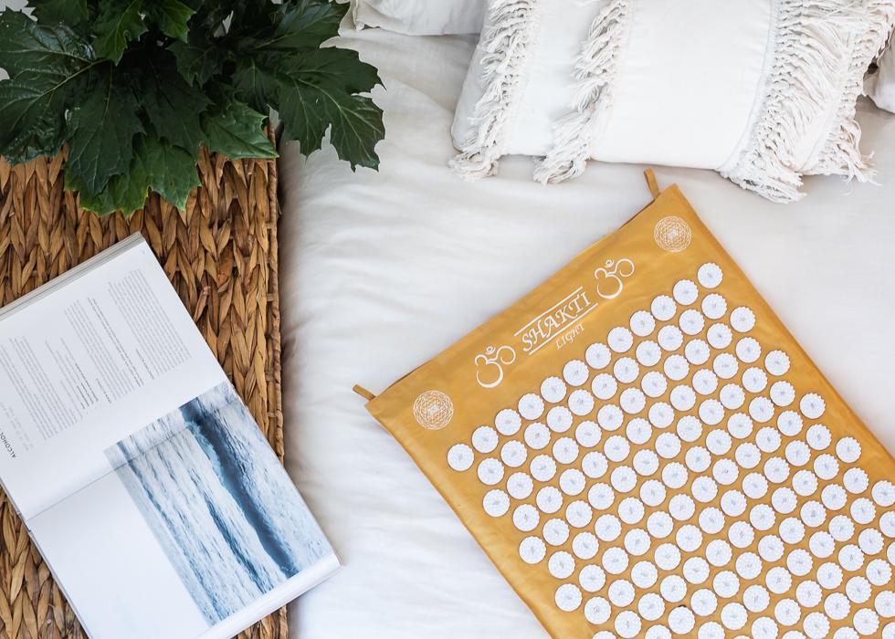 Amazon.com: ShaktiMat Classic Acupressure Mat, Light